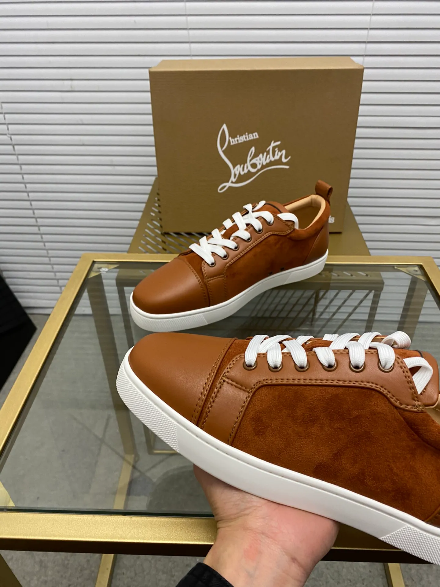 (Customized model) Ex-factory price is 480. christian louboutin (CL red sole shoes) counter series, casual sneakers for couples 📢 📢 📢 Exclusive hot style release 🎈🎈💪 Movable latex feet 👻 Finished outsole line [Proud] 😝Female 35-40# Male 38#-46, global supply😝 [Top version]: Original imported genuine leather upper, top original leather lining, original molded TPU outsole, original 1:1 detail processing, original shoe last,